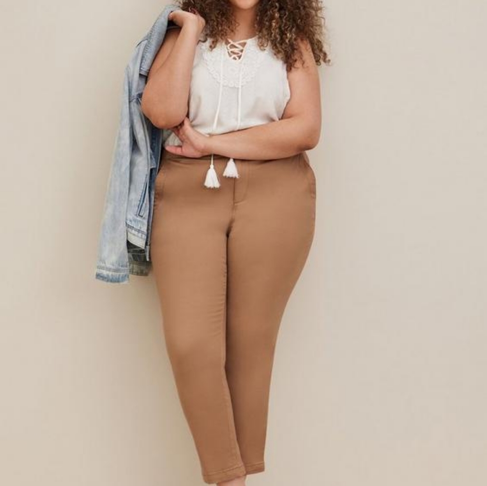 EUC Comfort Flex Waistband Slim Taper Stretch Twill High-Rise Pant by TORRID